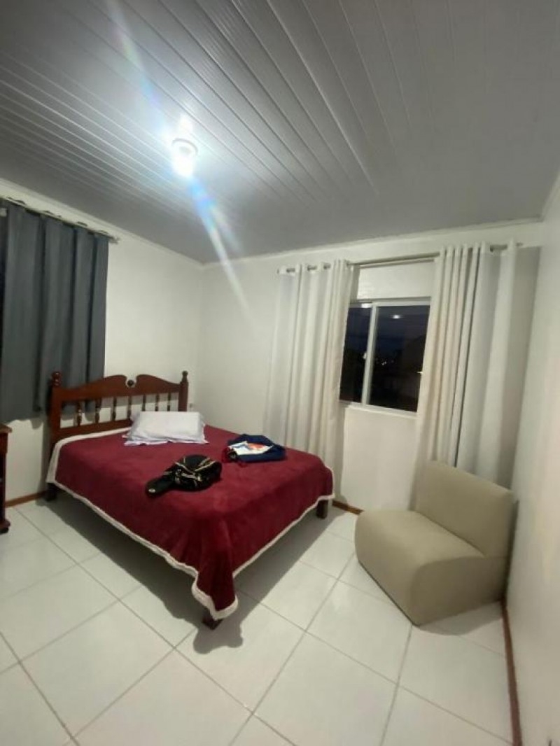 CASA 2 PISOS BAIRRO VILA NOVA