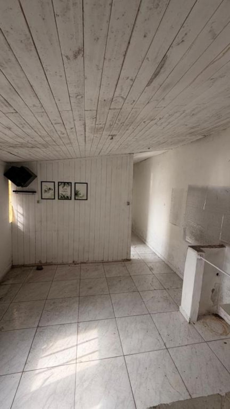 CASA NO BAIRRO SANTA RITA