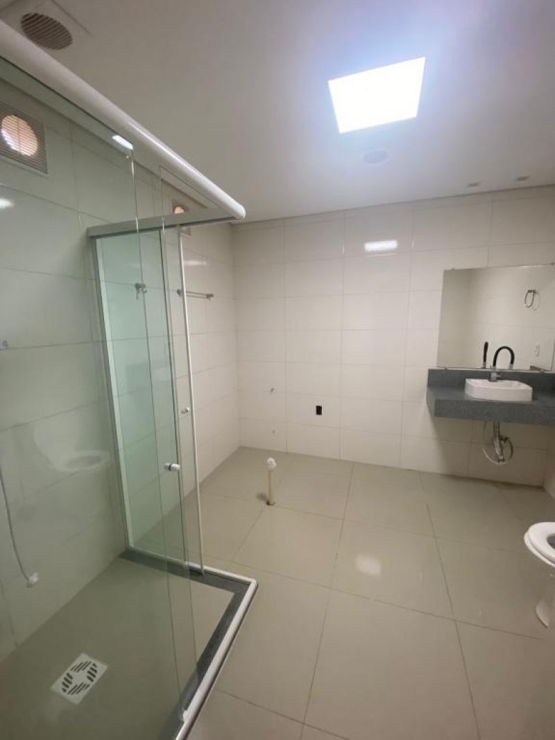 Casa térrea à venda na Avenida Corina Caon – Conforto, sofisticação e excelente localização!
