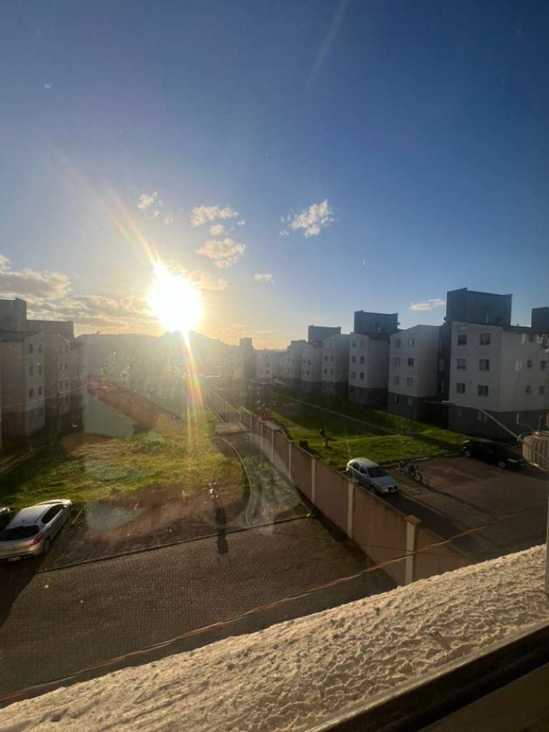 APARTAMENTO EM CONDOMÍNIO FECHADO