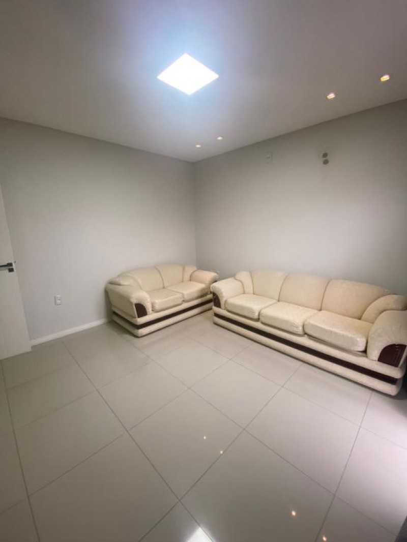 Casa térrea à venda na Avenida Corina Caon – Conforto, sofisticação e excelente localização!