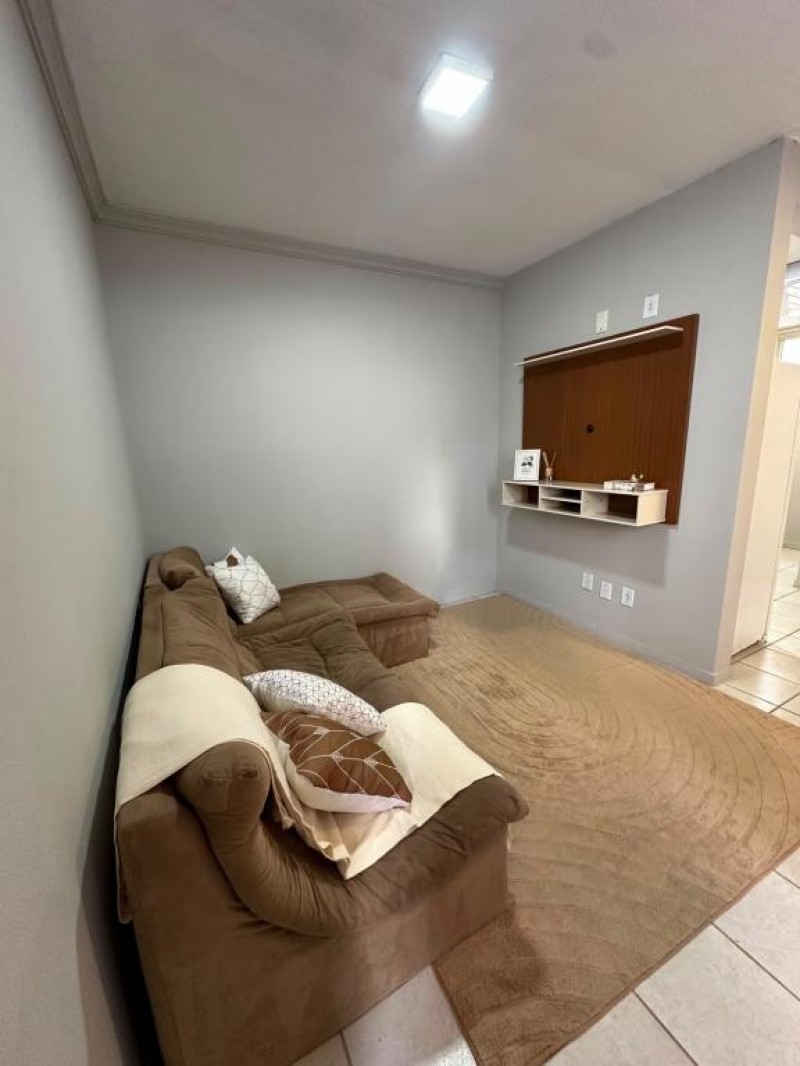 Apartamento condomínio Tozzo