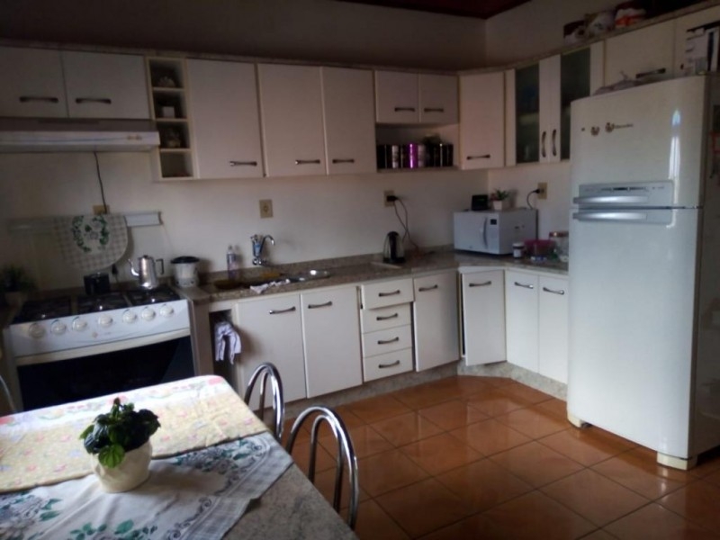 CASA NO BAIRRO FREI ROGERIO