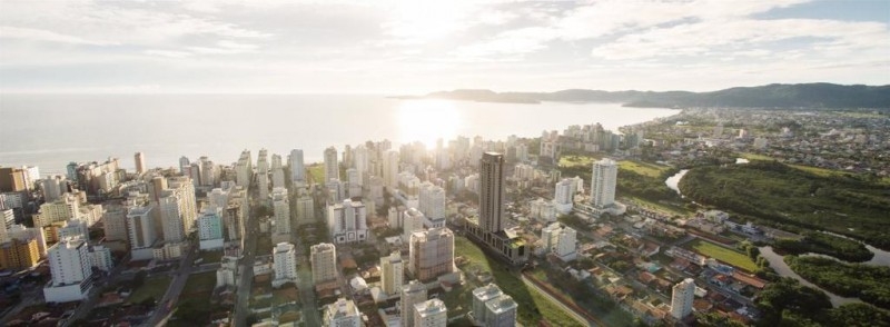 Apartamento na Planta em Meia Praia