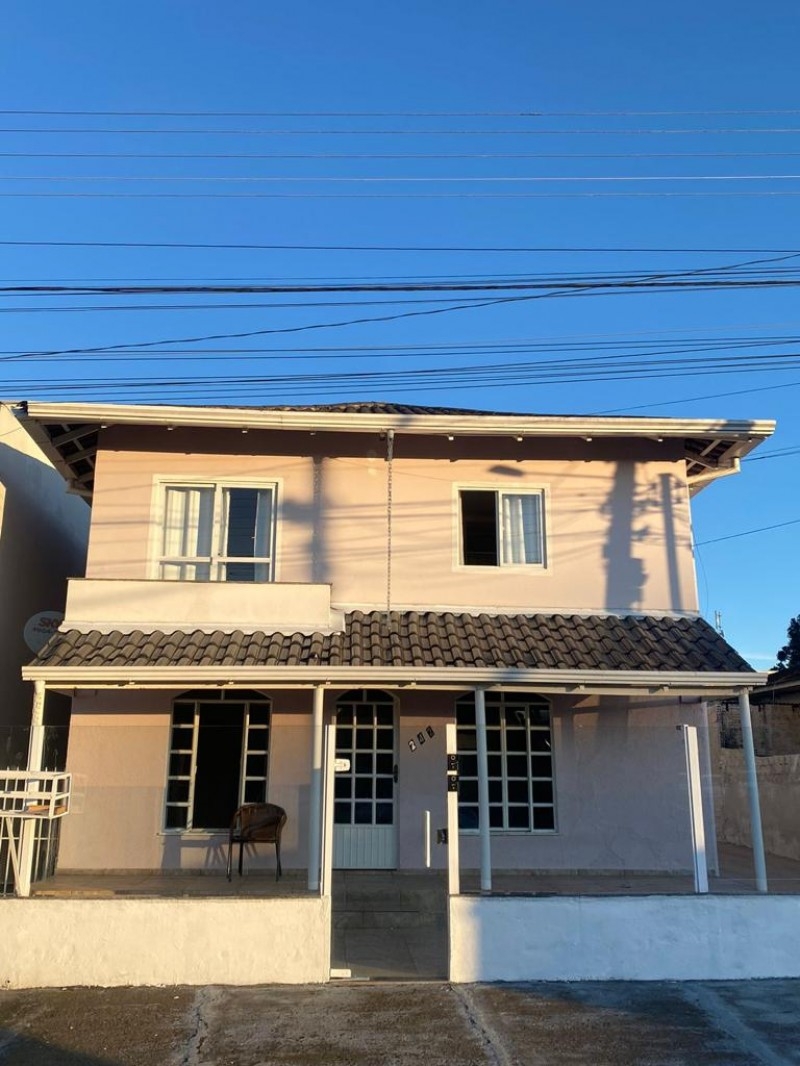 CASA 2 PISOS BAIRRO VILA NOVA