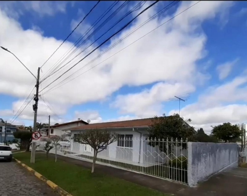 Casa de esquina no sagrado 